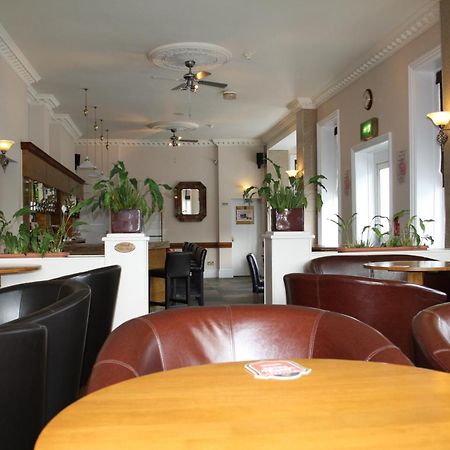 Uno Hotel Thames Мейденхед Экстерьер фото