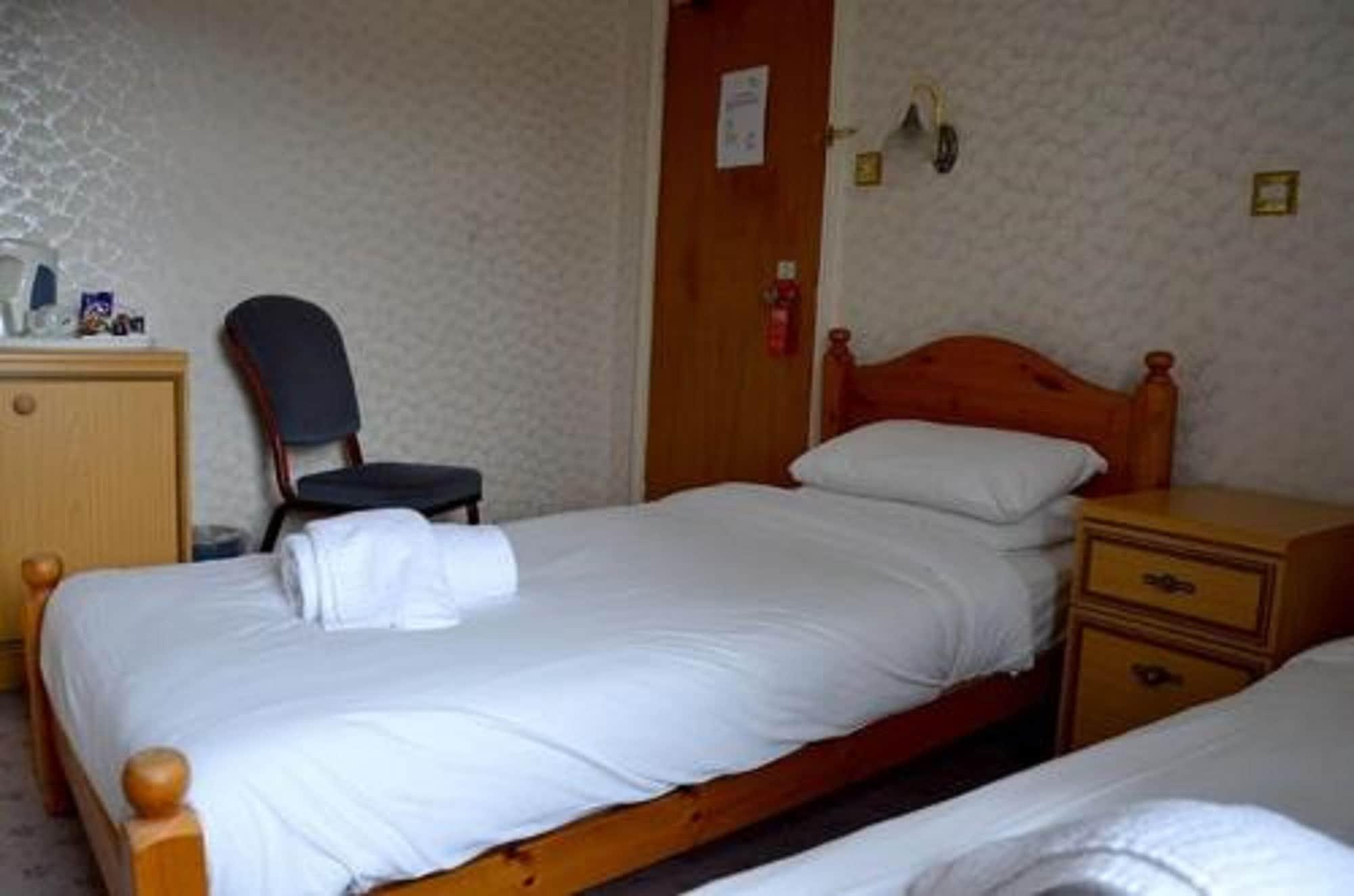 Uno Hotel Thames Мейденхед Экстерьер фото