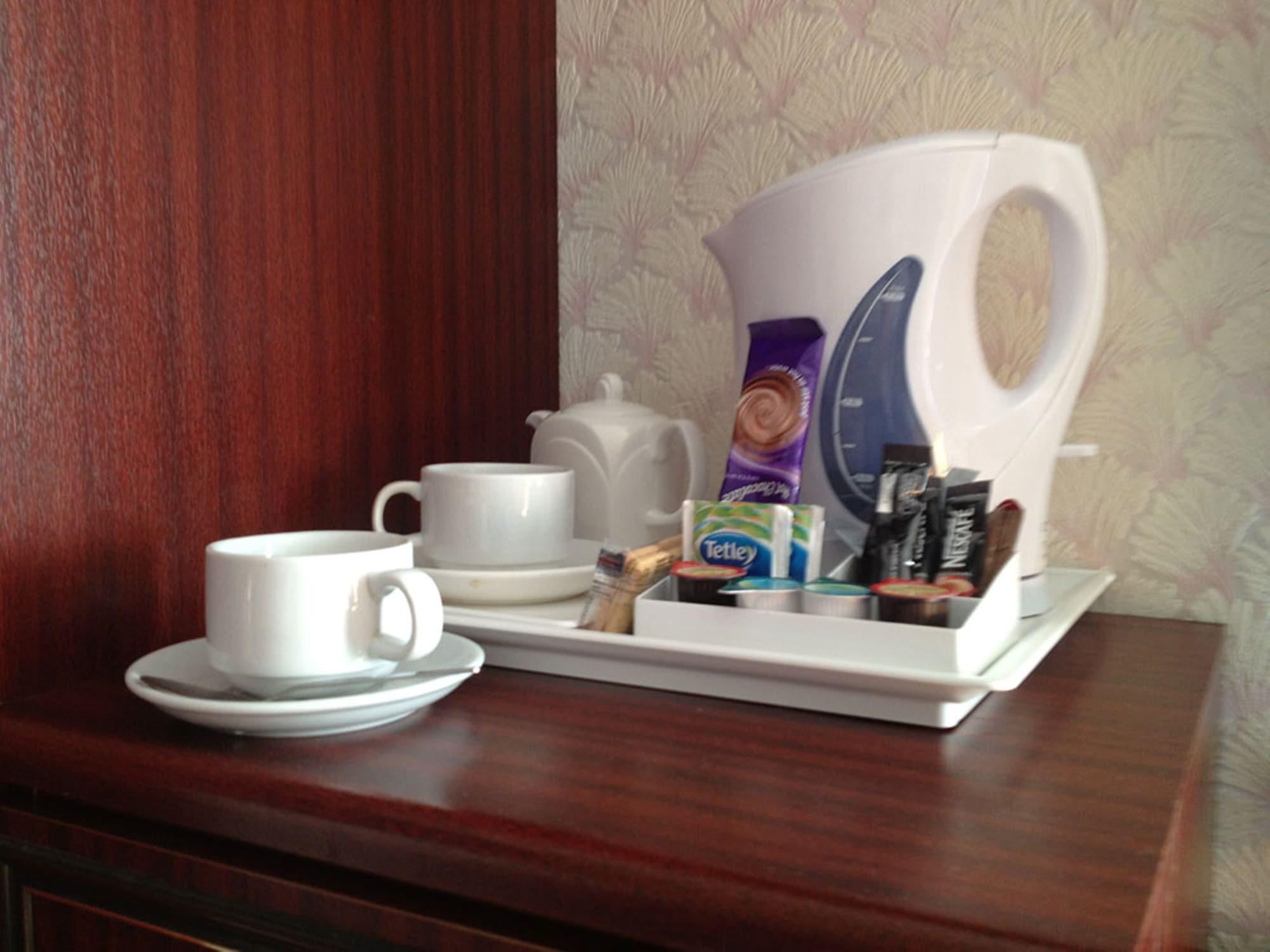 Uno Hotel Thames Мейденхед Экстерьер фото