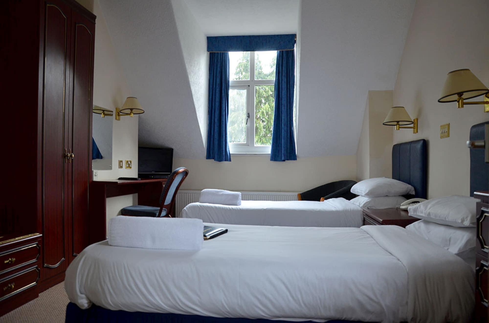 Uno Hotel Thames Мейденхед Экстерьер фото
